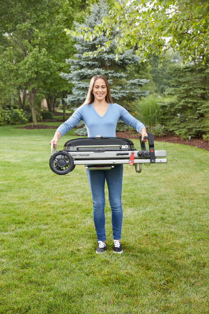 Гриль газовый Weber Traveler 9010021, черный, портативный