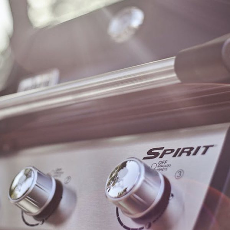 Гриль газовый Spirit E-325S GBS 46912275, черный