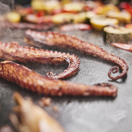 Гриль газовый Weber Slate® GPSB 1500235, черный