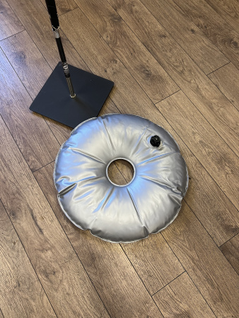 Оригинальный флаг Weber на подставке